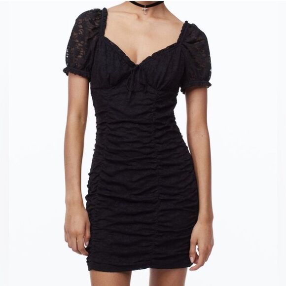 H&M Dresses & Skirts - H&M Gathered Eyelet Embroidery Dress Black Size L